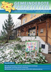 Kindergarten im Sportheim Gruppe wird von aussen dargestellt, es scheint und das Gebäude ist weihnachtlich dekoriert.