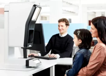 Digitales Aufnahmegerät für Passfoto und Fingerabdruck.