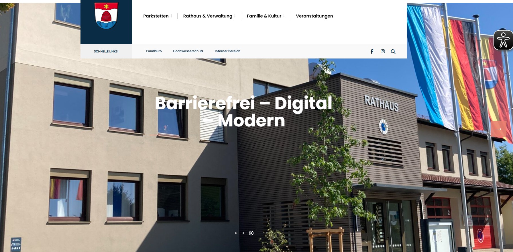 Homeseite der neuen Internetseite, Vorderansicht Rathaus mit Menüleiste oben